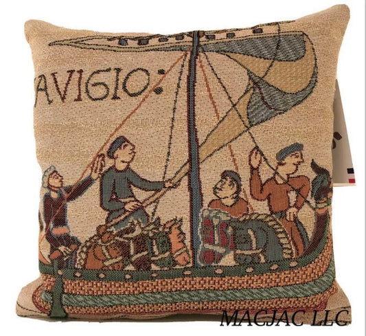 Bayeux Cathedrale Pillow