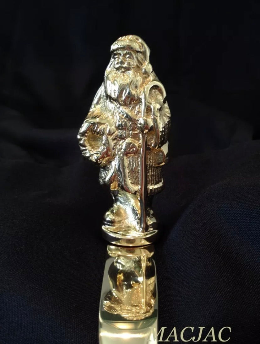 Brass Santa w/Wreath Stocking Hook Holder