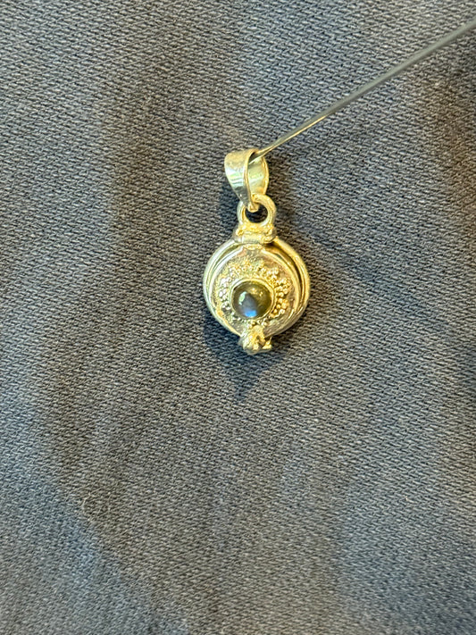 Sterling Silver Labradorite Poison Pendant
