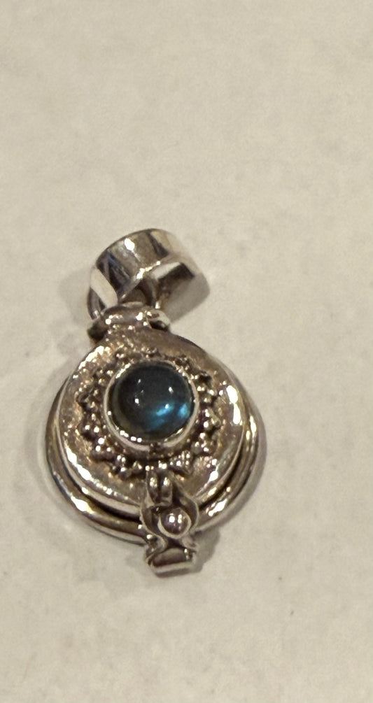 Sterling Silver Labradorite Poison Pendant