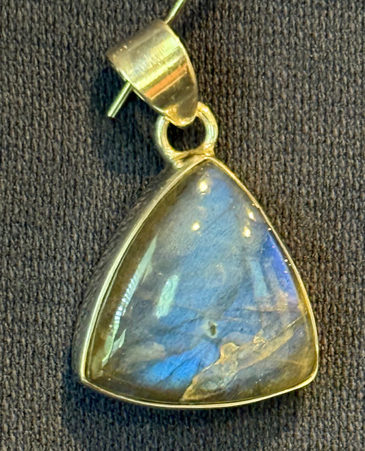 Sterling Silver Labradorite Pendant
