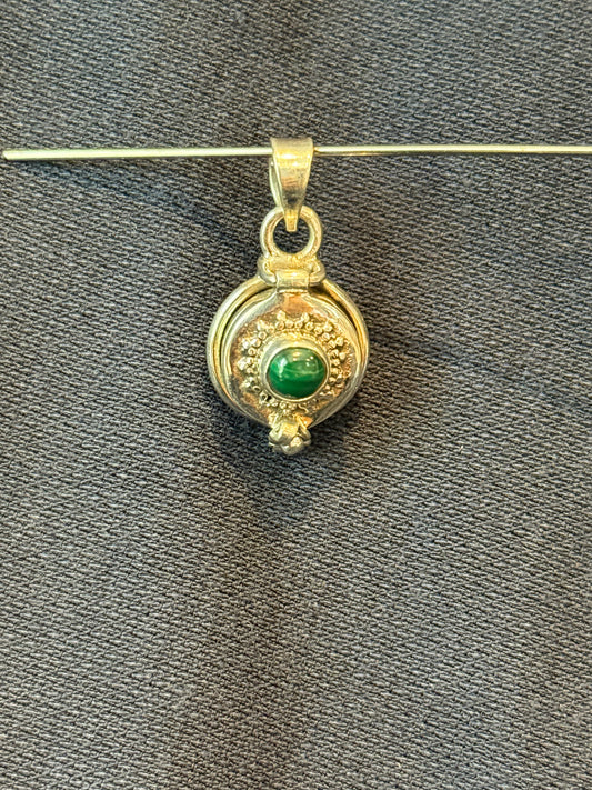 Sterling Silver Malachite Poison Pendant New