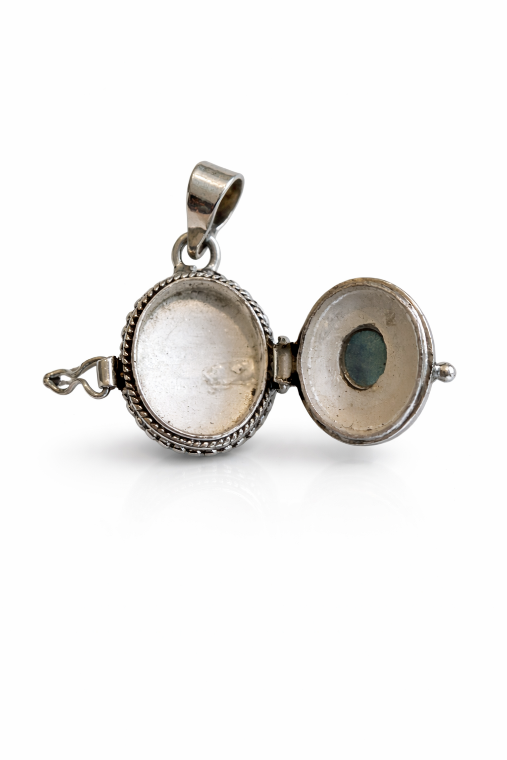 Sterling Silver Labradorite Poison Pendant Large