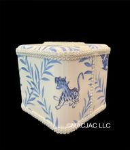 Load image into Gallery viewer, Foo Dog Fabric Covered Tissue Box Cover