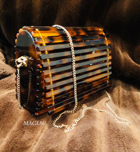 Load image into Gallery viewer, Tortoise Slatted Fold Over Polished Resin Clutch Purse/W Chain